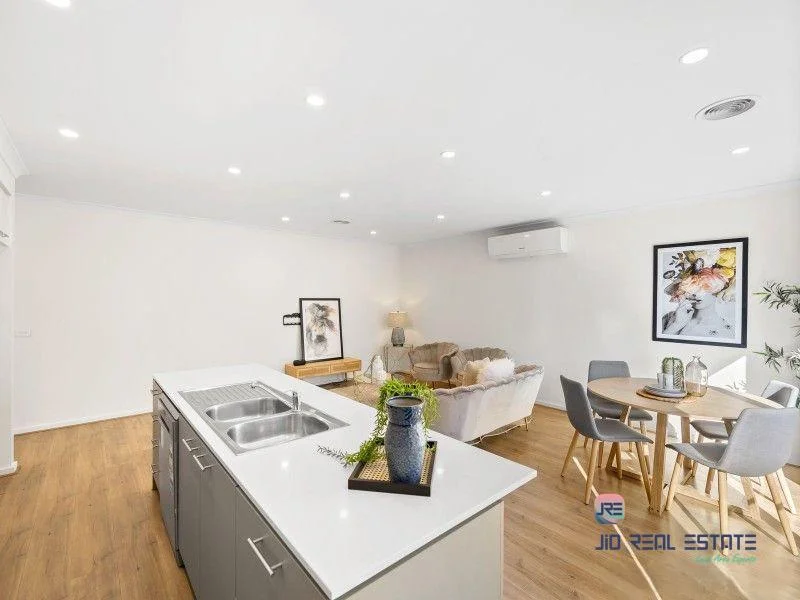 Additional image 6 of 2 Blackscroft Road, Thornhill Park VIC 3335