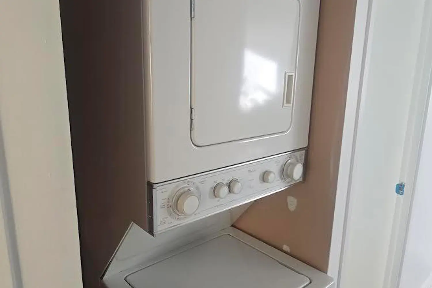 Additional image 4 of 41 Markbrook Lane 201