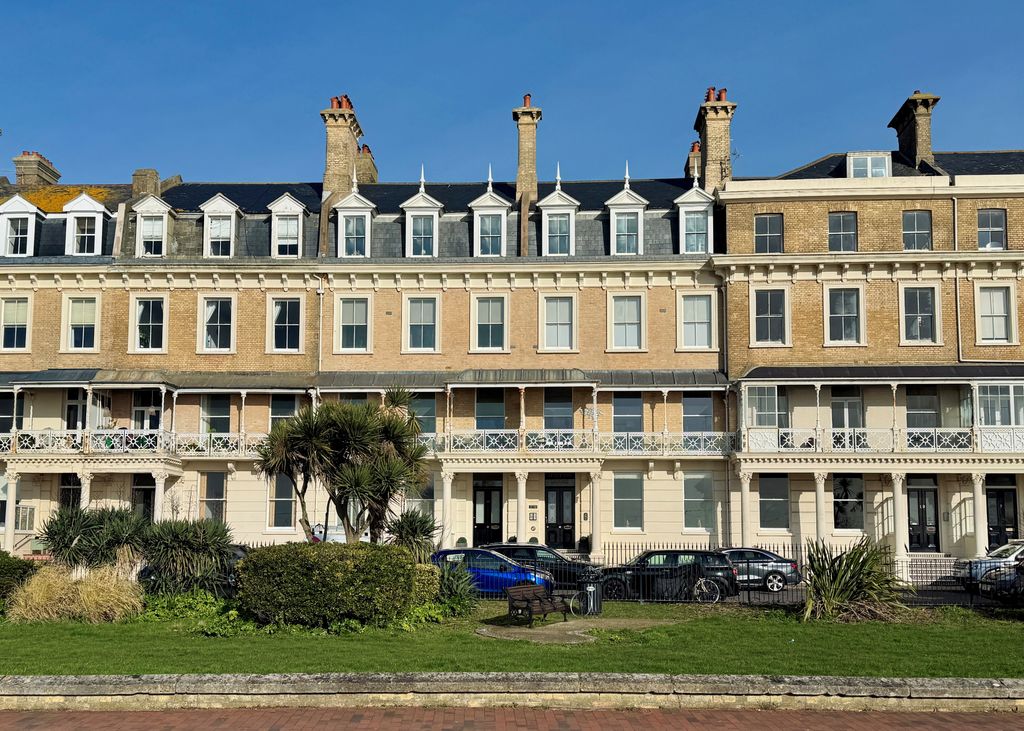 Additional image 14 of 2 bed flat to rentHeene Terrace, Worthing BN11