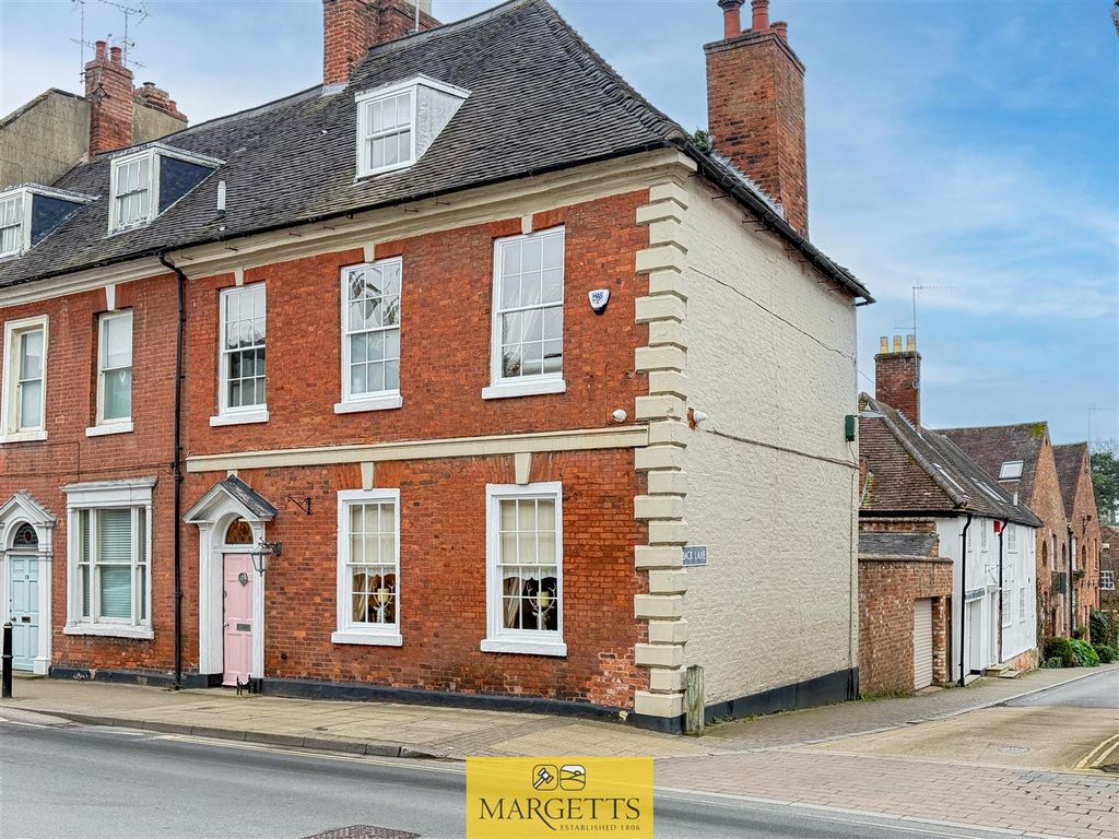4 bed end terrace house to rentHigh Street, Warwick CV34