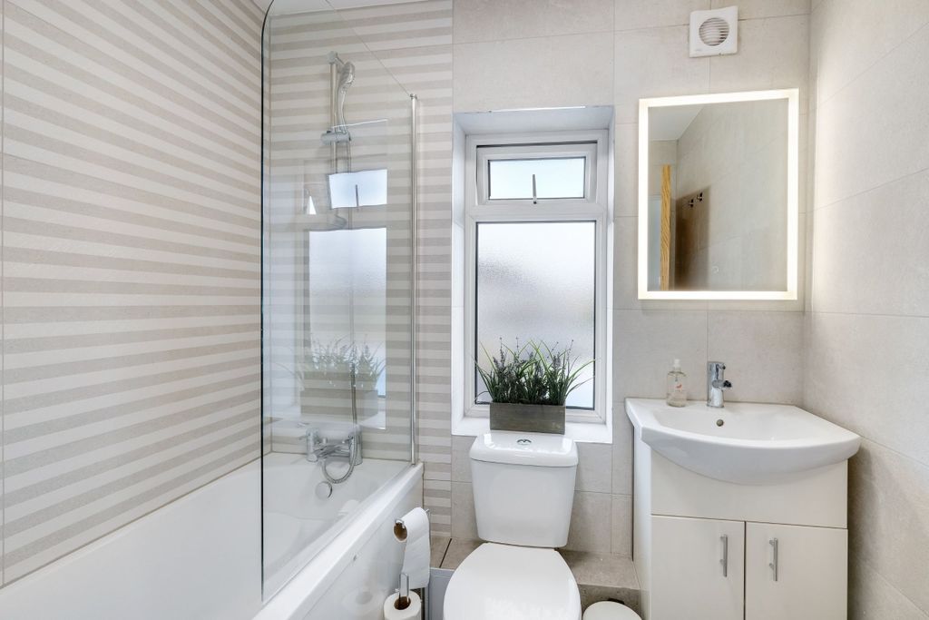 Additional image 4 of 6 bed semi-detached house to rentChurch Road, Iver SL0