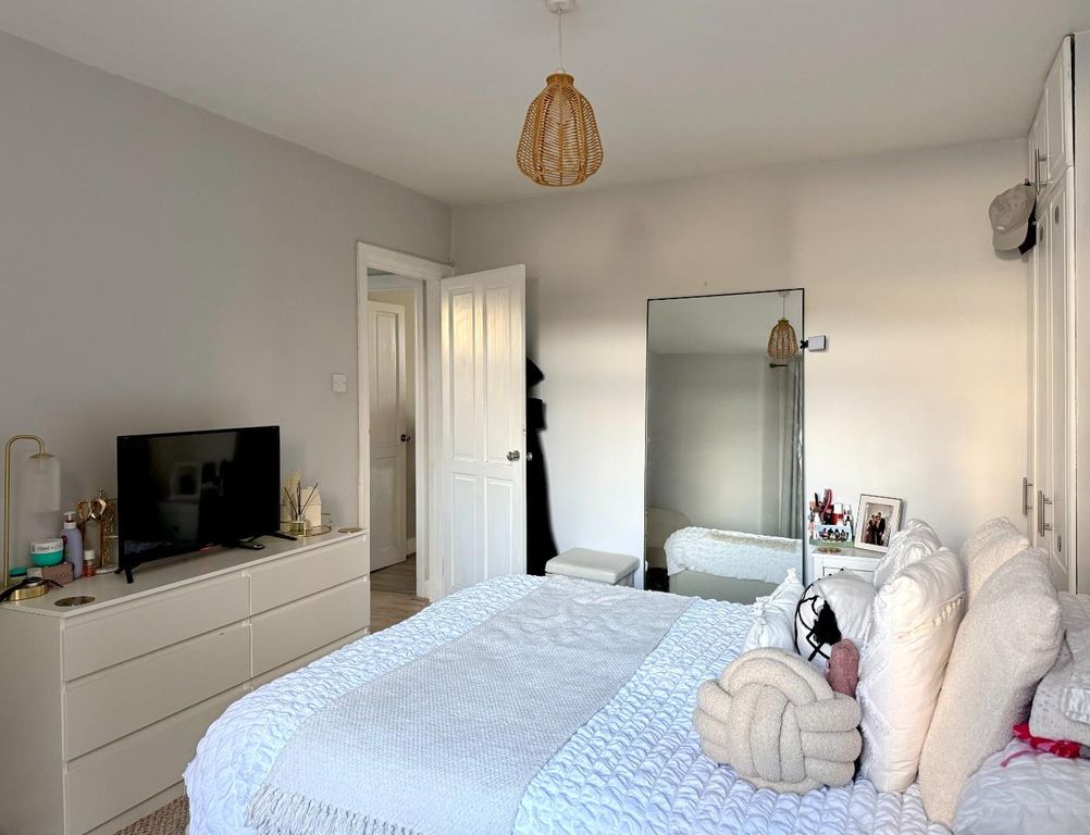 Additional image 11 of 2 bed flat to rentRosebery Place, Penarth CF64