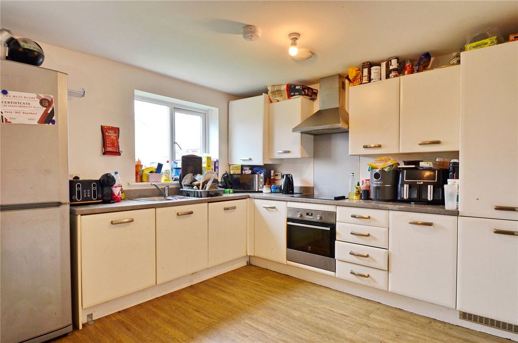 Additional image 4 of 6 bed semi-detached house to rentSlade Baker Way, Bristol, Gloucestershire BS16