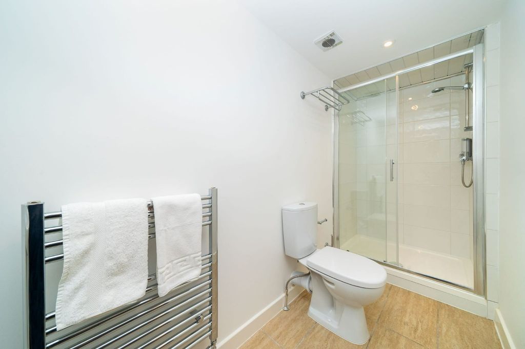 Additional image 4 of 6 bed maisonette to rentEast High Street, Forfar DD8