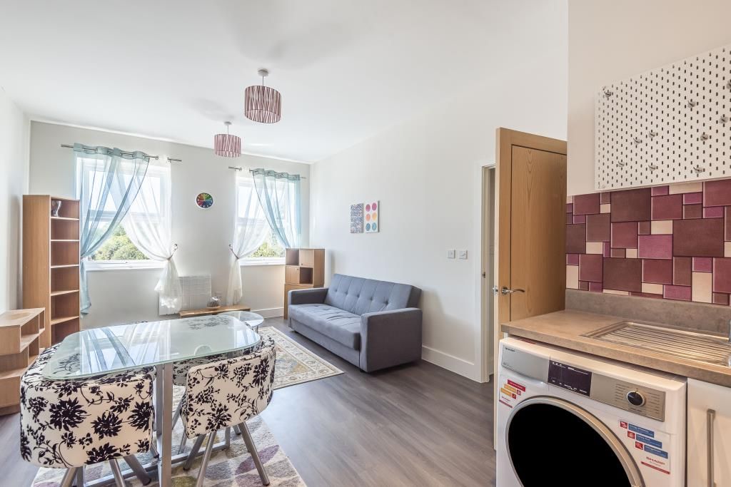 Additional image 2 of 2 bed flat to rentClerewater Place, Thatcham RG19
