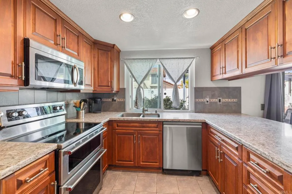 Additional image 12 of 9126 Sinsonte Lane, Lakeside, CA 92040