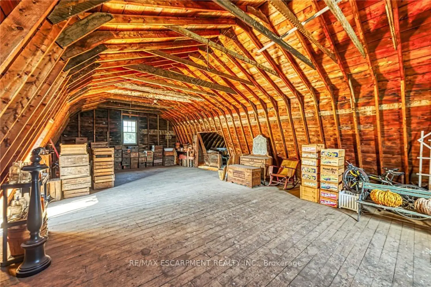 Additional image 15 of 5581 King Street