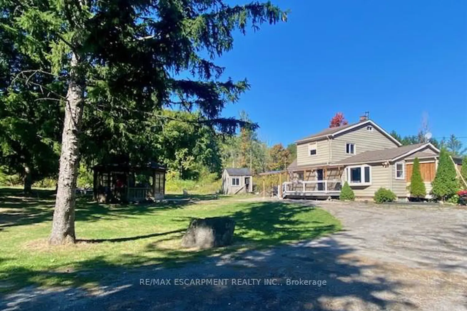 4011 Millar Crescent