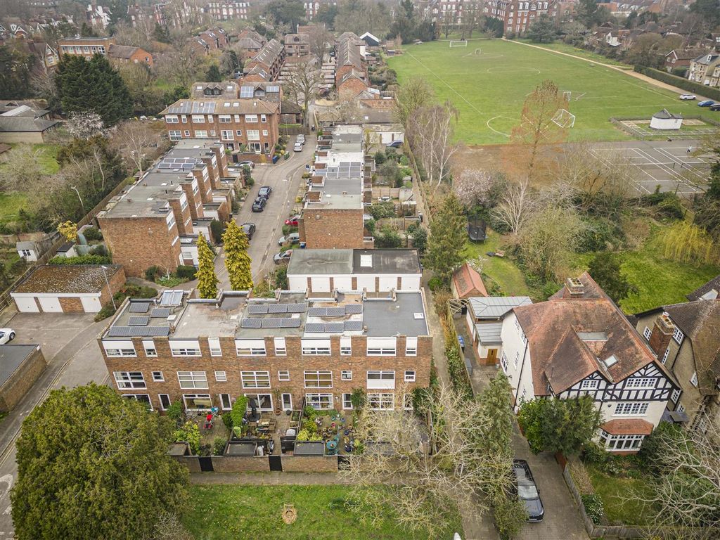 Additional image 26 of 4 bed town house to rentSt. Marks Court, Cambridge CB3
