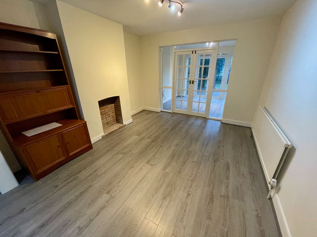 Additional image 4 of 4 bed semi-detached house to rentAlton Road, Luton LU1