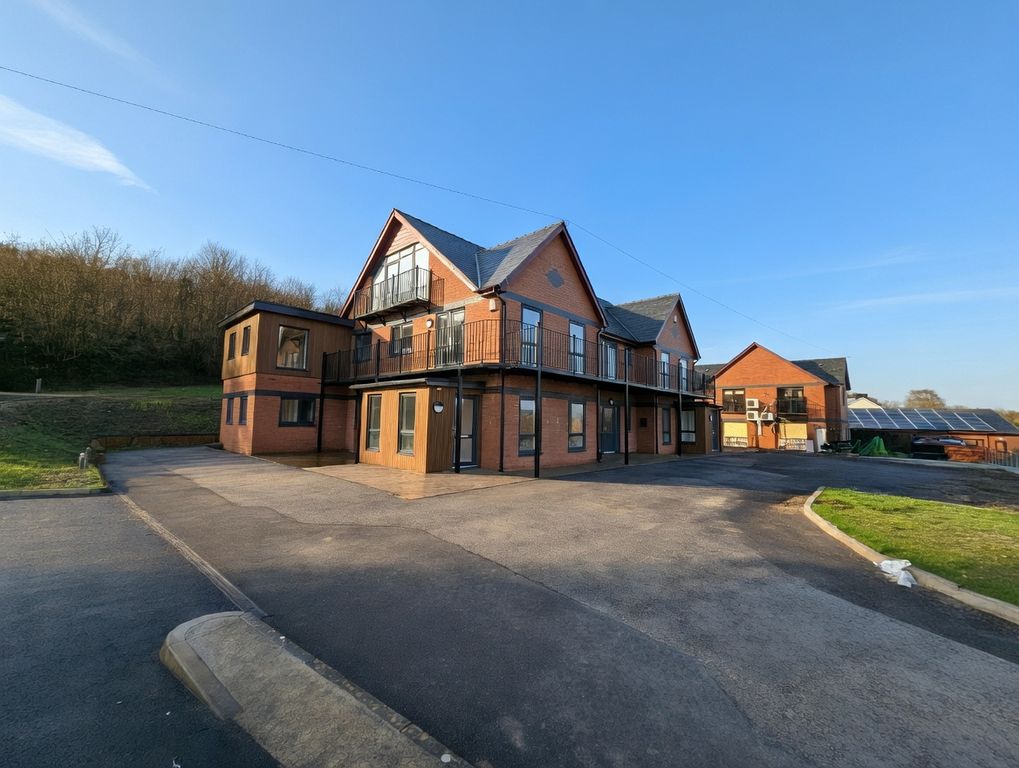2 bed flat to rentFerry Road, Kidwelly SA17