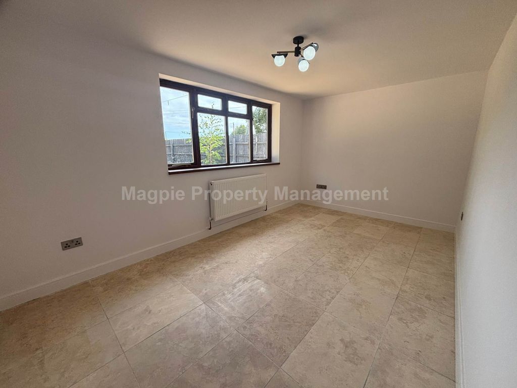 Additional image 15 of 6 bed semi-detached house to rentThe Lakes, Twentypence Road, Cottenham, Cambridge CB24