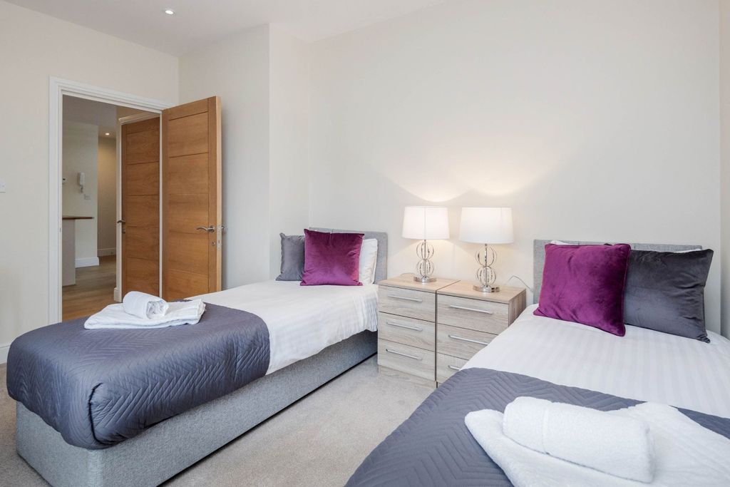 Additional image 20 of 2 bed flat to rentQueen Street, Maidenhead SL6