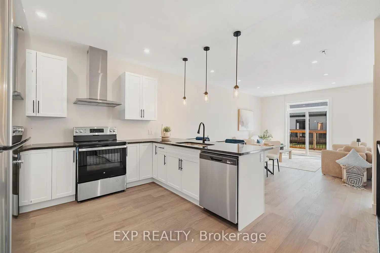 Additional image 3 of 12 Washington Street 103