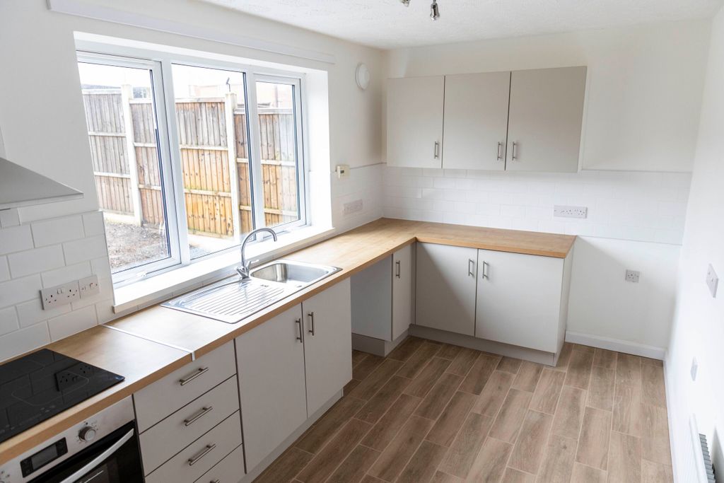 Additional image 13 of 3 bed semi-detached house to rentHarp Lane, Telford TF4