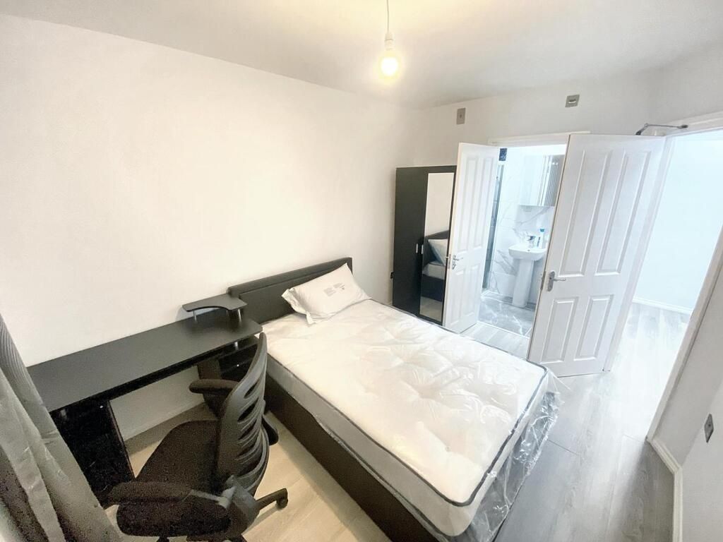Additional image 12 of 6 bed semi-detached house to rentHogarth Walk 37, Bristol BS7