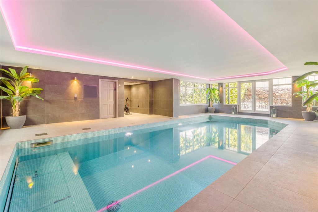 7 bed detached house to rentWarrington Road, Mere, Knutsford, Cheshire WA16
