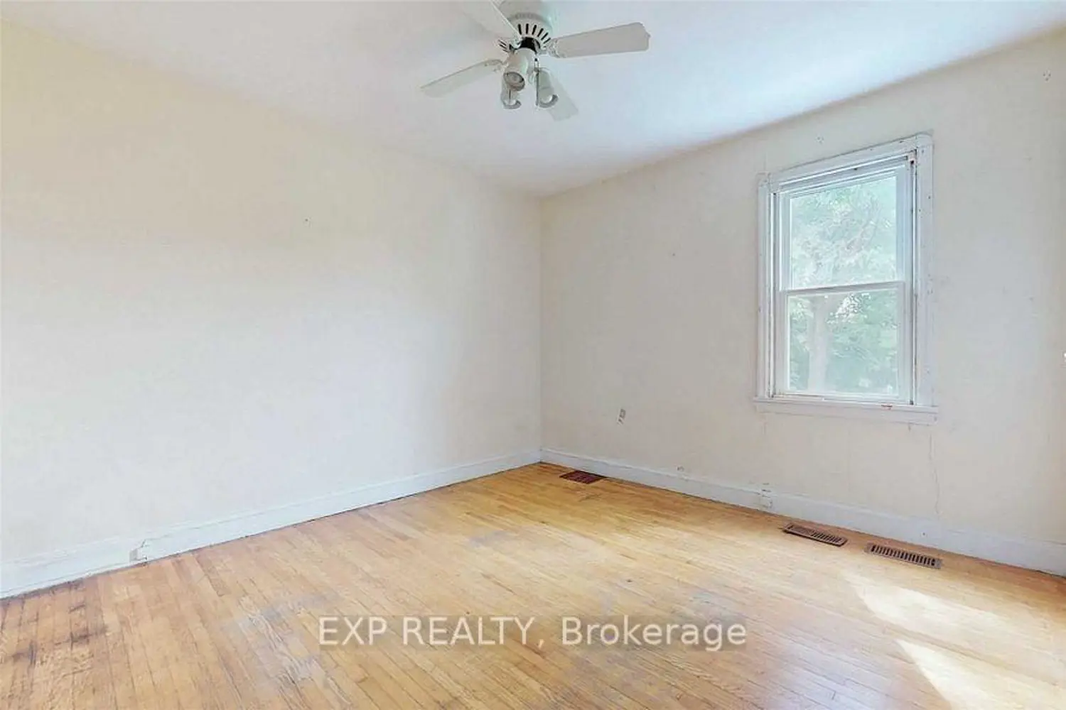 Additional image 12 of 563 Devon Avenue