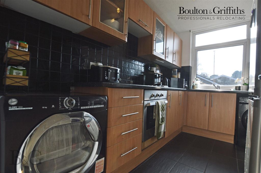 Additional image 5 of 2 bed flat to rentRowan House, Bridge Street, Penarth CF64
