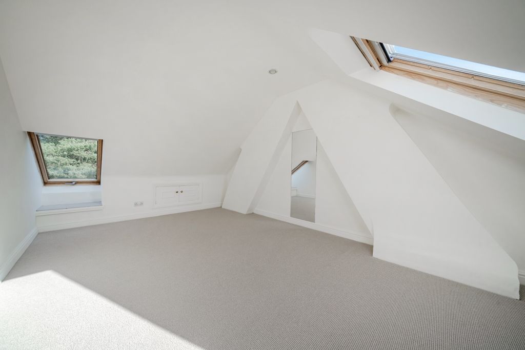 Additional image 12 of 4 bed semi-detached house to rentKings Road, Ascot SL5