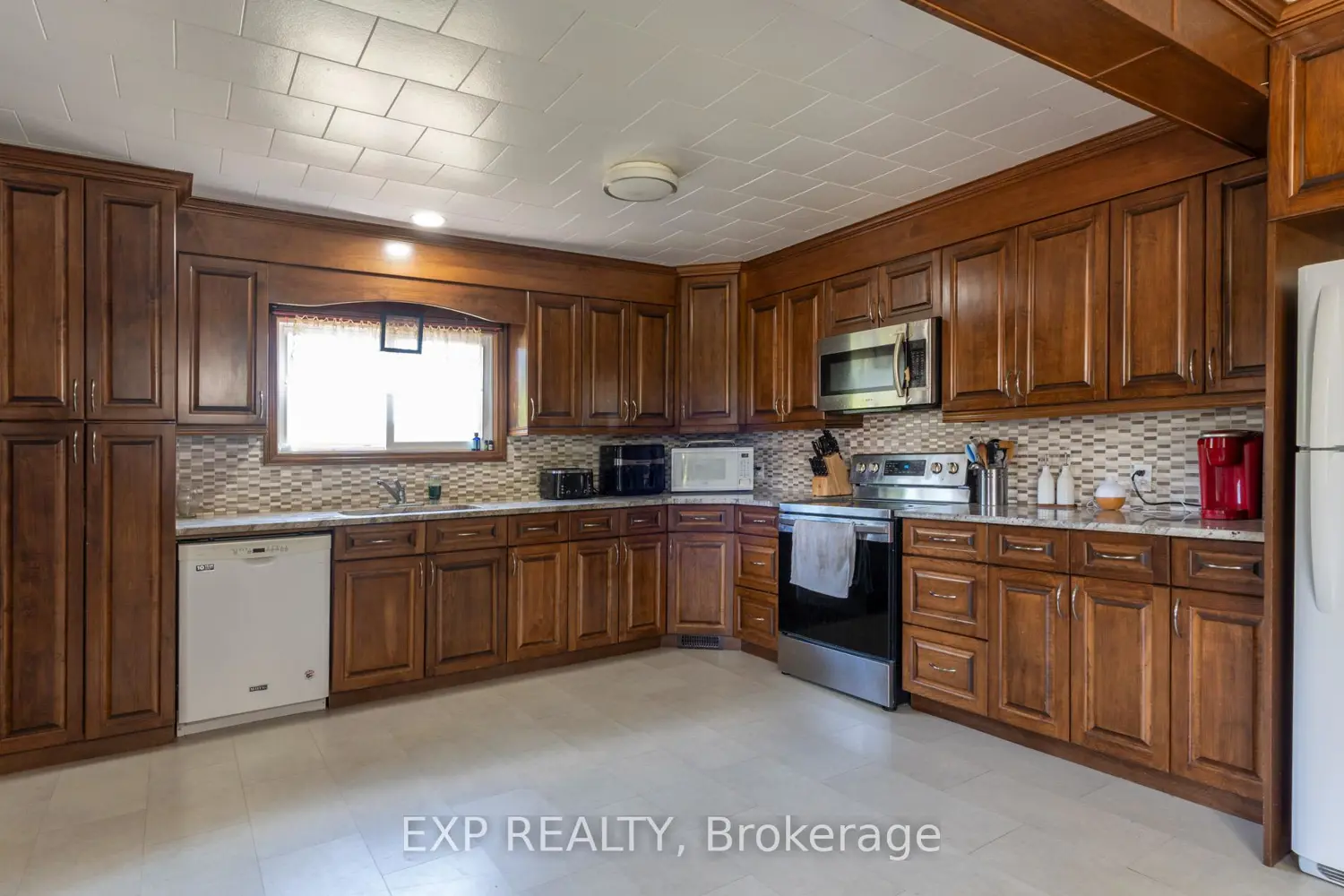 Additional image 2 of 926 Fairground Road