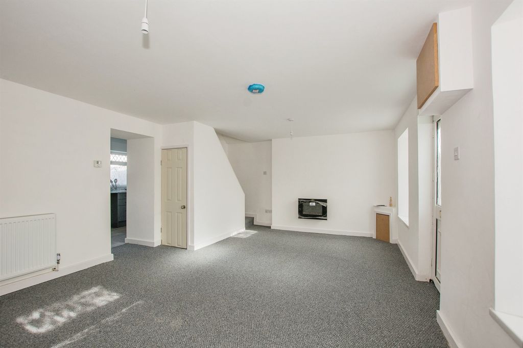 Additional image 2 of 2 bed property to rentWoodland Street, Pontypool NP4