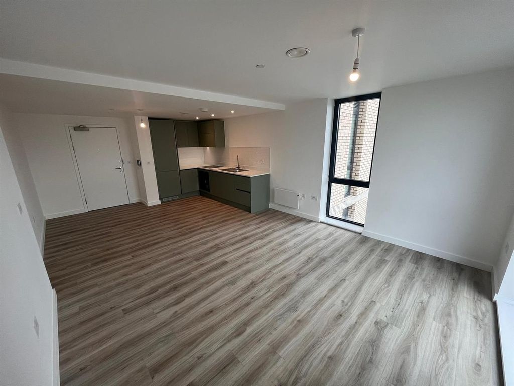 Additional image 3 of 2 bed flat to rentCalibra Court, Luton LU2