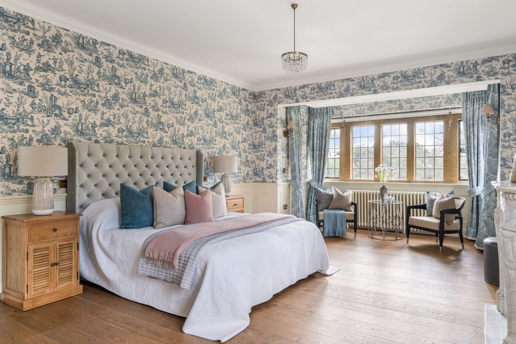 Additional image 12 of 10 bed detached house to rentPriors Hatch Lane, Hurtmore, Godalming GU7