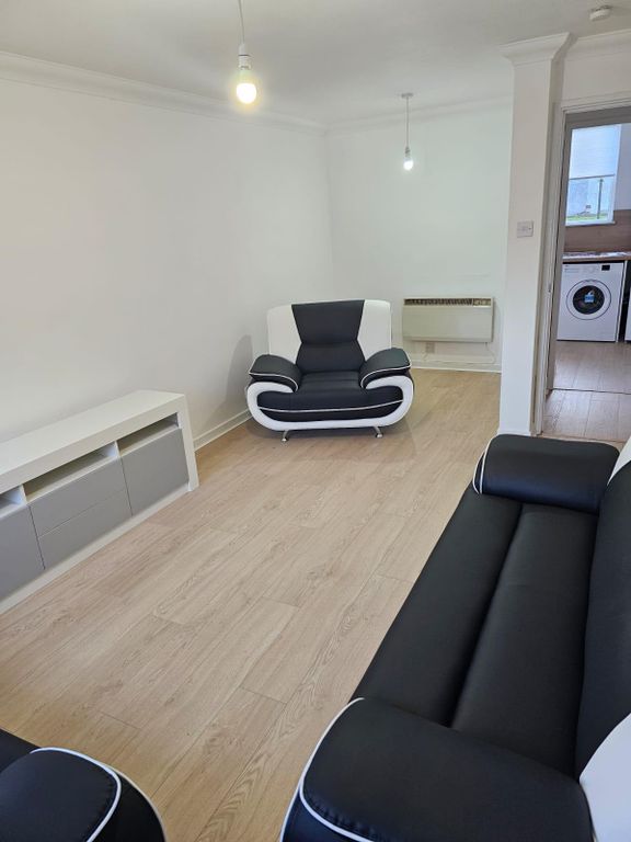Additional image 3 of 1 bed flat to rentCastleton Drive, Newton Mearns, Glasgow G77