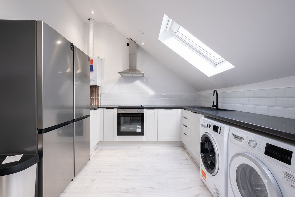 Additional image 3 of 6 bed shared accommodation to rentSt. Albans Road, Swansea SA2