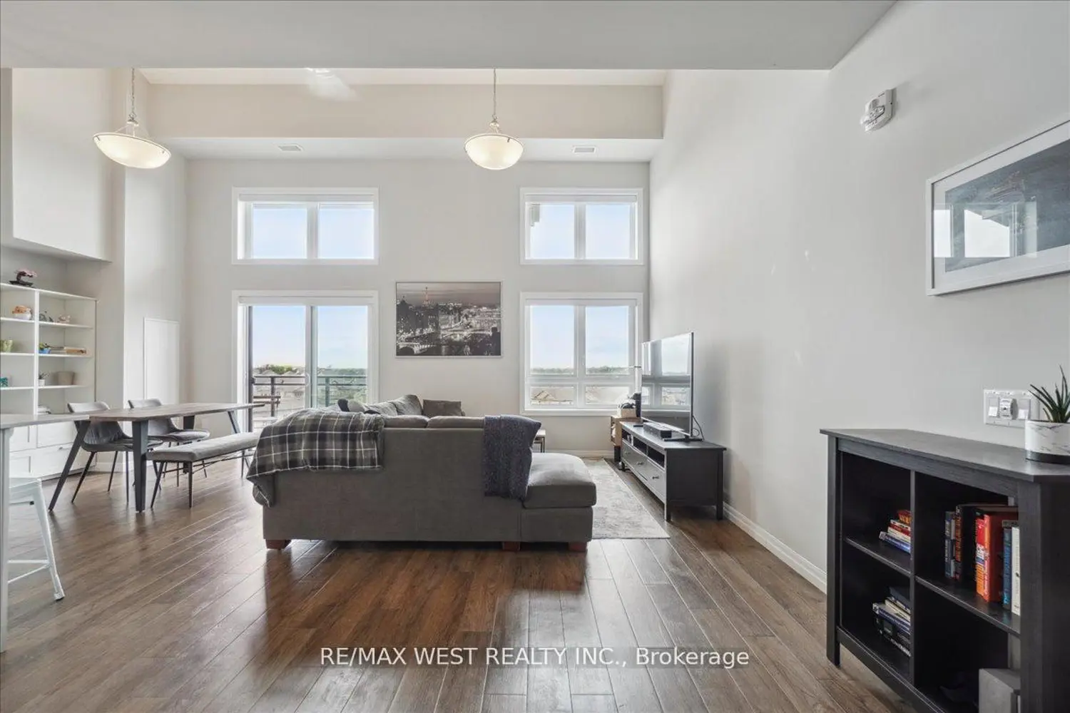 Additional image 3 of 35 Kingsbury Square 413