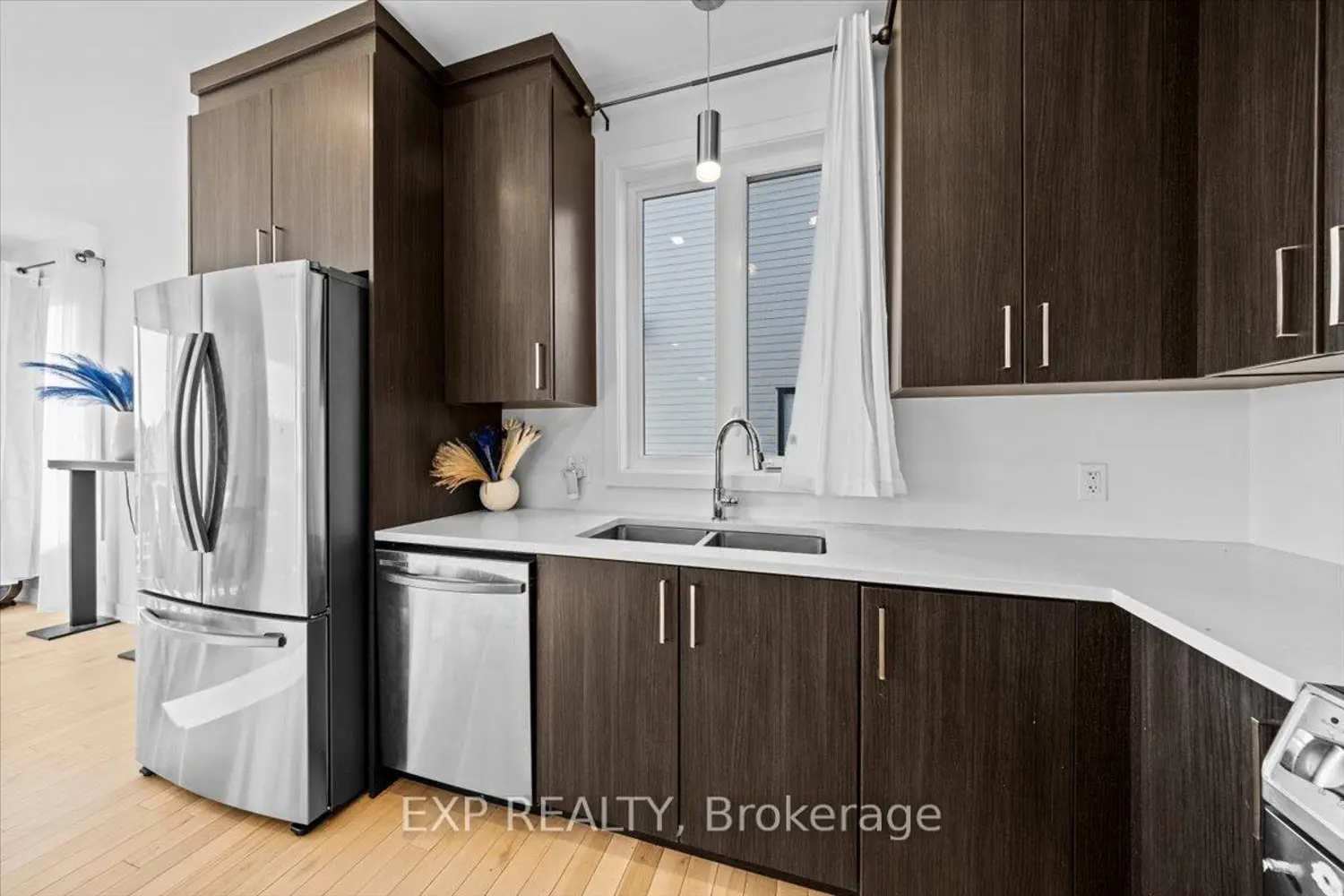 Additional image 3 of 508 Barrage Street