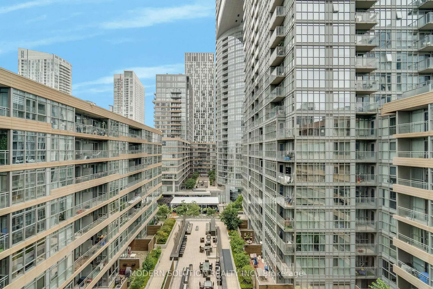 Additional image 16 of 10 Capreol Court 925