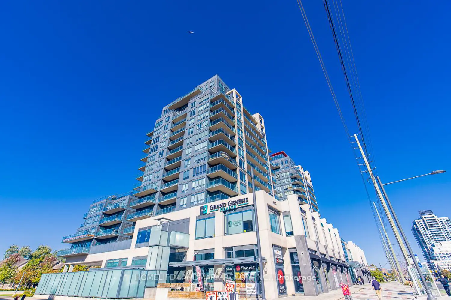 9088 Yonge Street photo 4