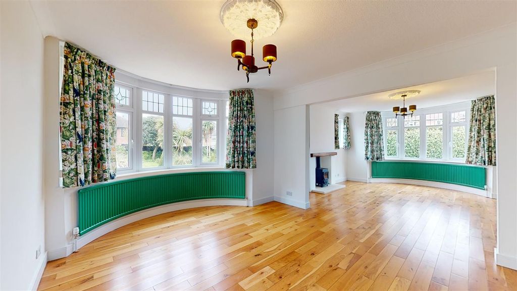 Additional image 5 of 5 bed detached house to rentGloucester Avenue, Melton Mowbray LE13