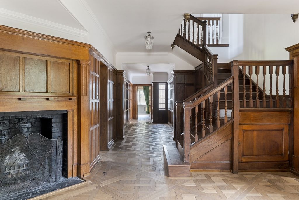 Additional image 6 of 10 bed detached house to rentPriors Hatch Lane, Hurtmore, Godalming GU7