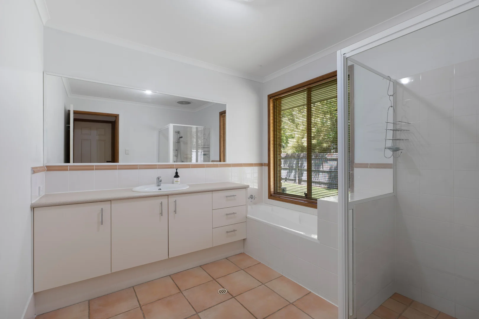 Additional image 10 of 30 Lake Entrance Boulevard, Noosaville QLD 4566