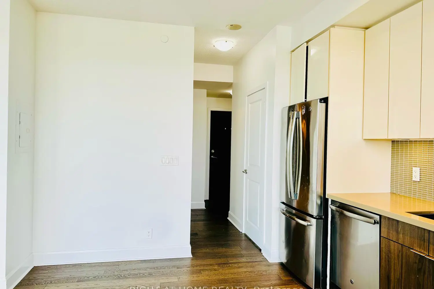 Additional image 7 of 33 Shore Breeze Drive 504