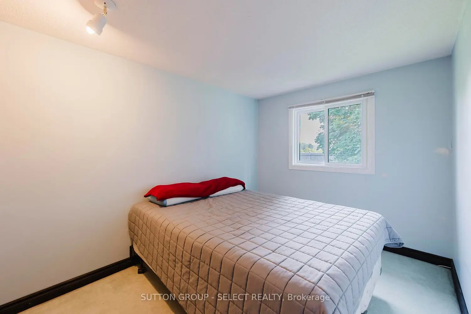 Additional image 12 of 151 Martinet Avenue 11