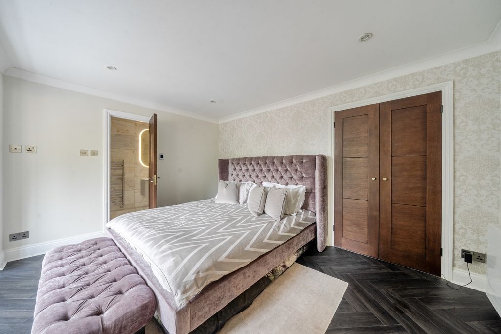 Additional image 19 of 5 bed detached house to rentSt. Leonards Hill, Windsor SL4