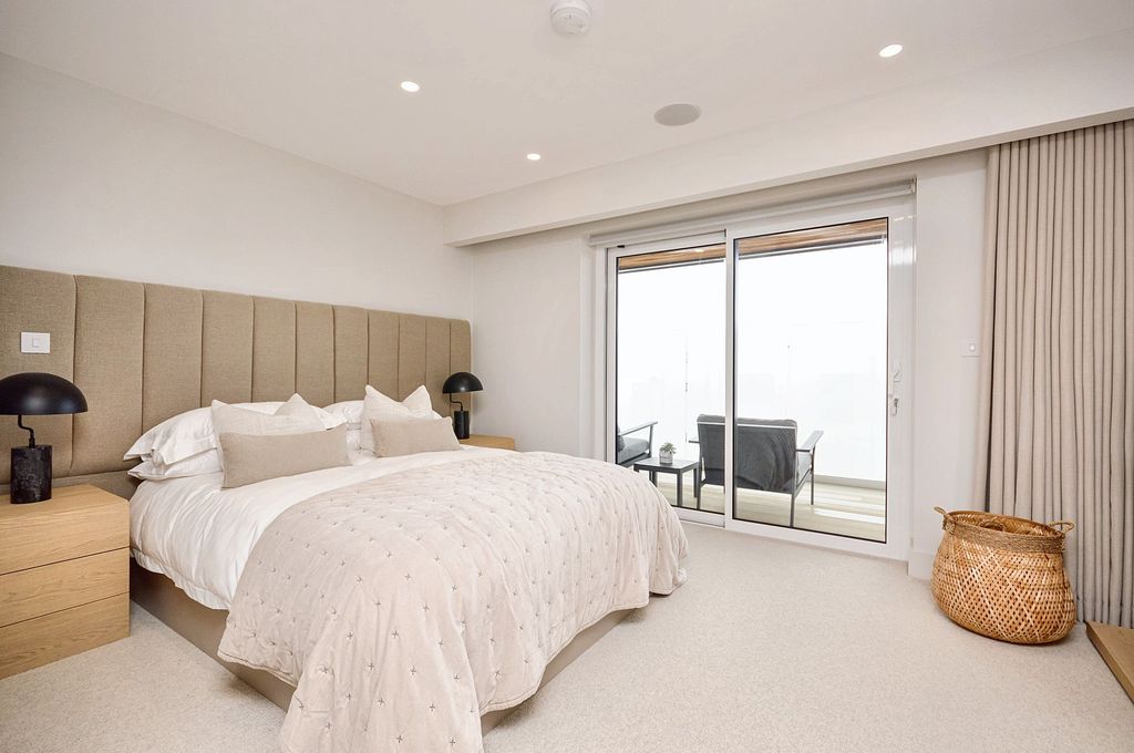 Additional image 14 of 4 bed terraced house to rentPentire Avenue, Newquay TR7