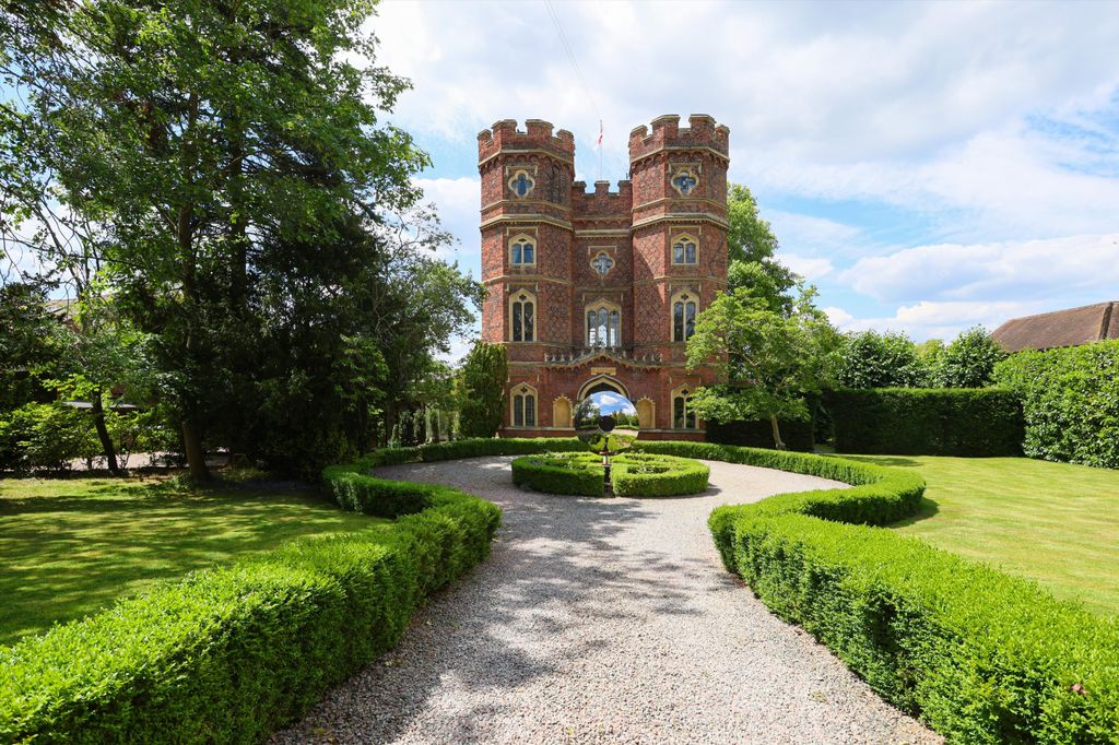 Additional image 18 of 6 bed detached house to rentPelhams Walk, Esher, Surrey KT10