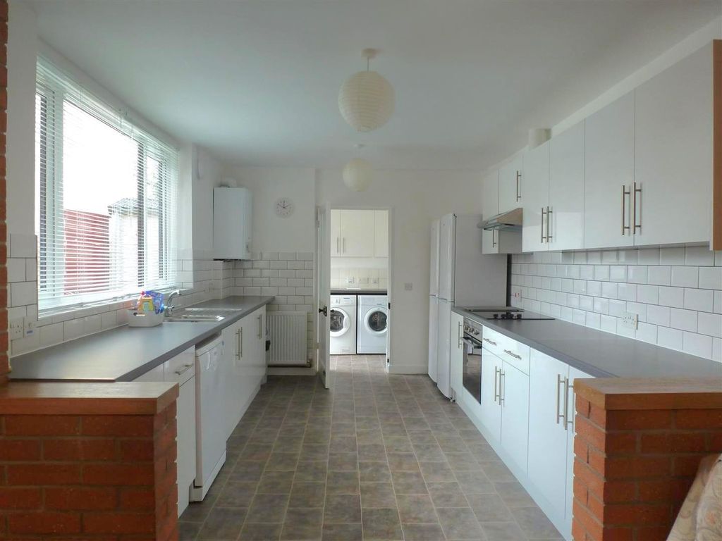 Additional image 2 of 7 bed end terrace house to rentFilton Avenue, Horfield BS7