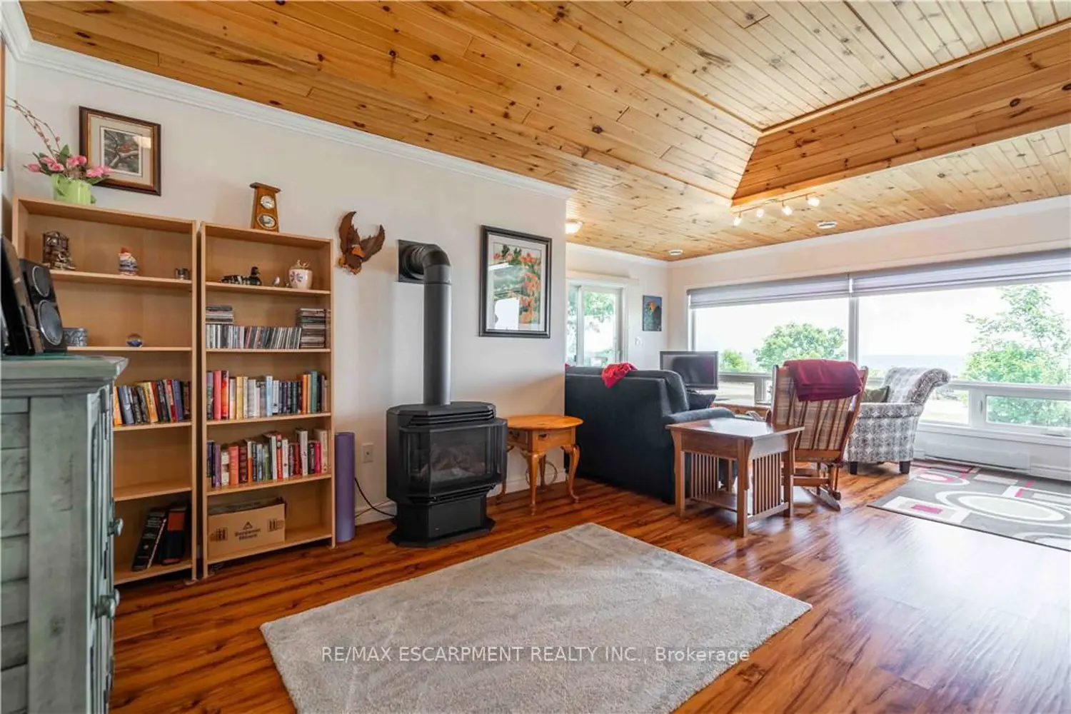 Additional image 8 of 2399 Lakeshore Road