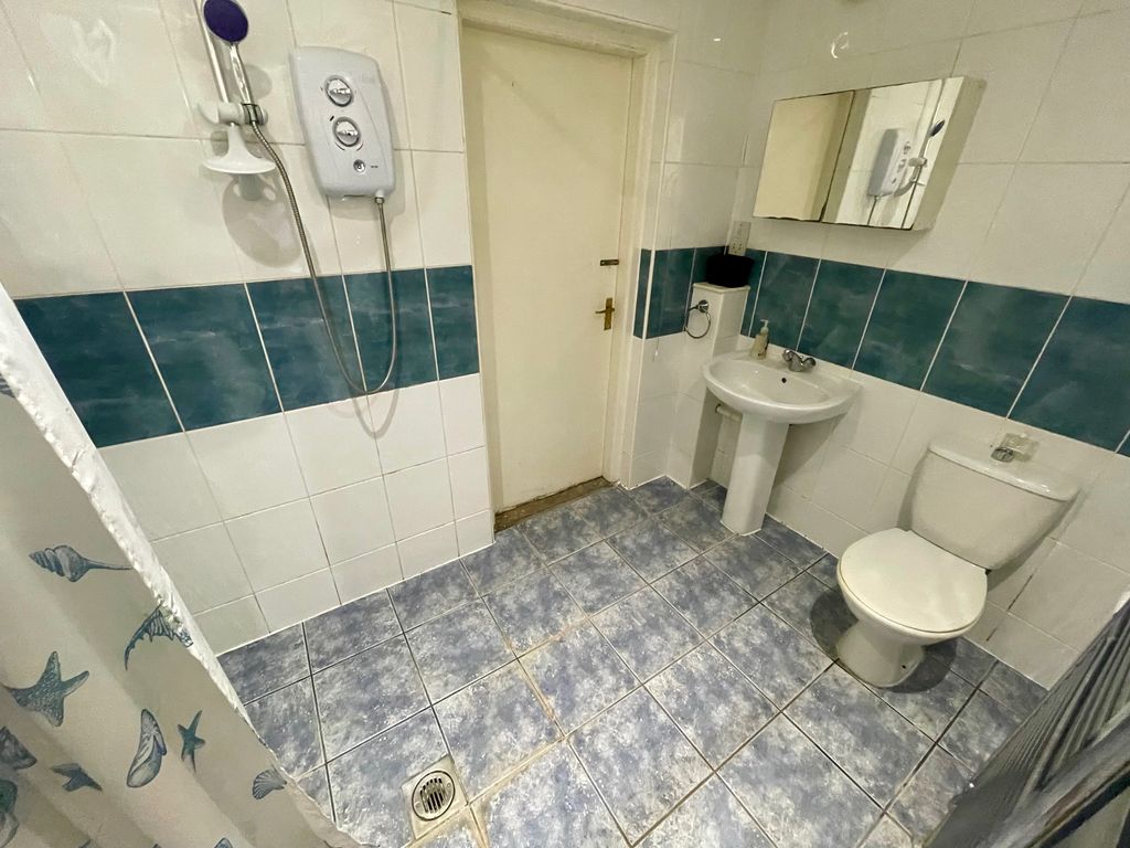Additional image 8 of 4 bed semi-detached house to rentAlton Road, Luton LU1