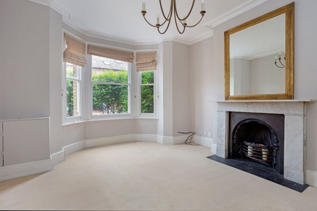 Additional image 2 of 3 bed semi-detached house to rentSt. Marks Road, Windsor SL4