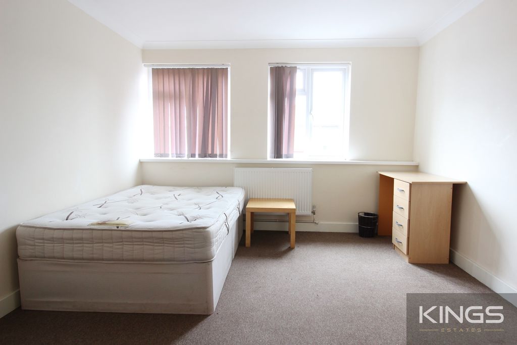 6 bed flat to rentPortswood Road, Southampton SO17