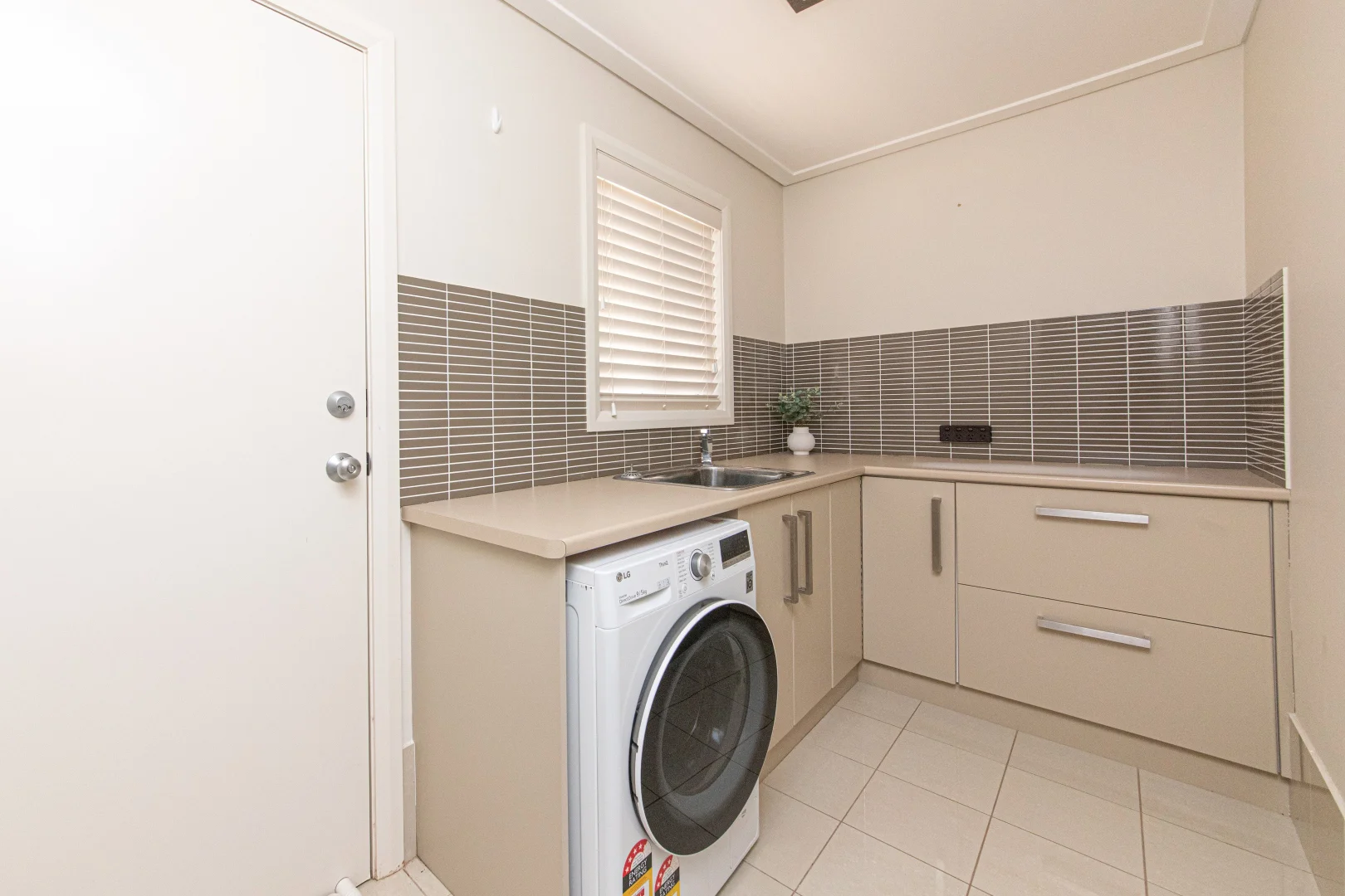 Additional image 21 of 13 Southlakes Parade, Dubbo NSW 2830