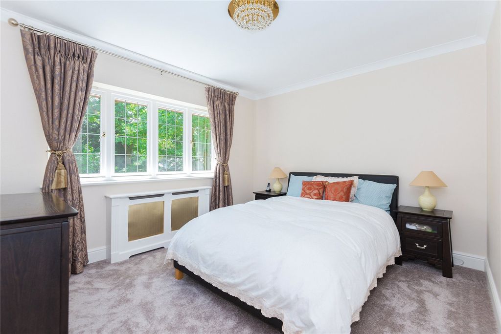 Additional image 13 of 6 bed detached house to rentDukes Kiln Drive, Gerrards Cross, Buckinghamshire SL9