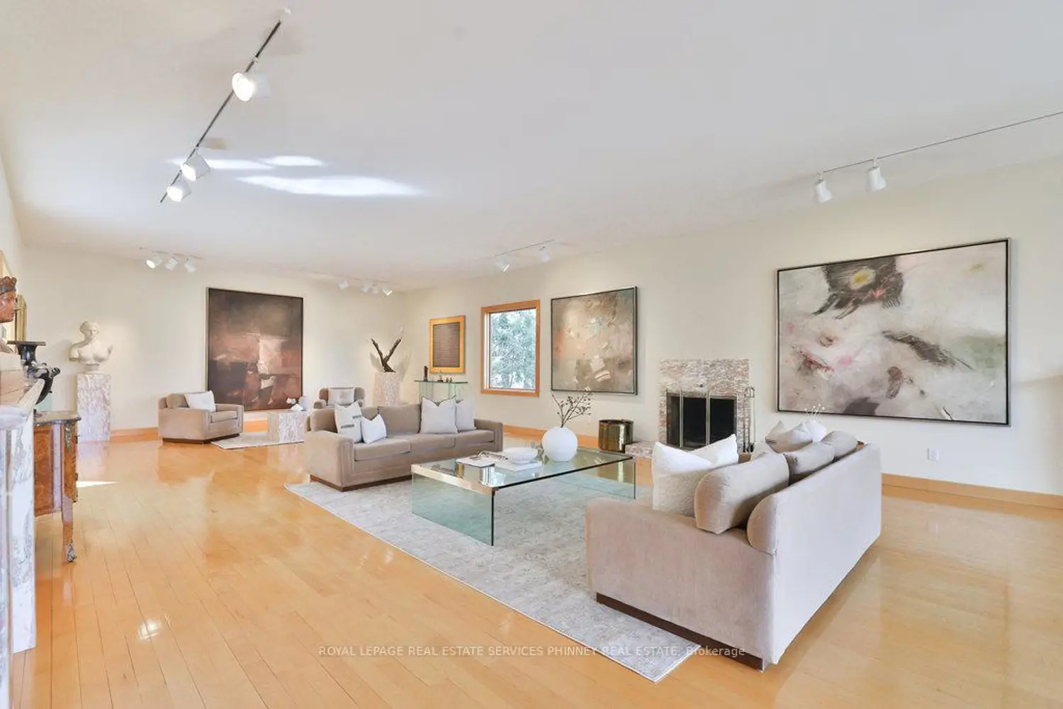 Additional image 4 of 937 Whittier Crescent